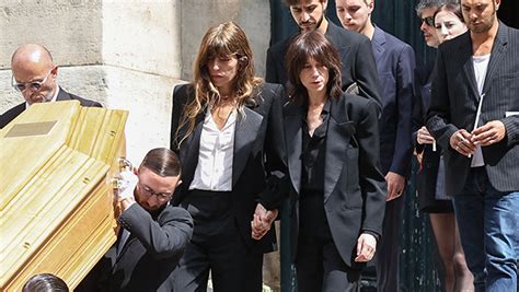 Jane Birkin’s Daughters Hold Hands At Mom’s Funeral In Paris: Photos – Hollywood Life