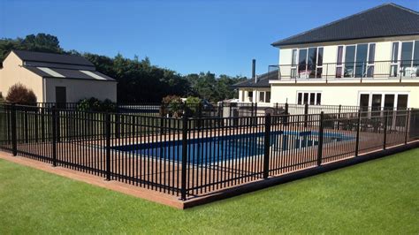 A Guide to Choosing Pool Fencing - Pretty Practical Home