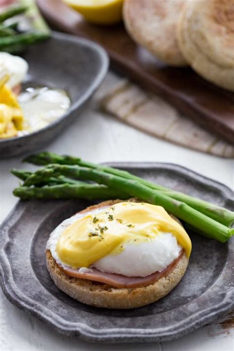 Easy Eggs Benedict - Easy Peasy Meals