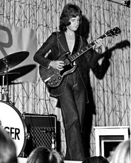 Pete Ham performing with Badfinger | Pete ham, Pete, Gibson les paul