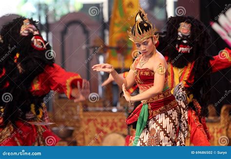 Traditional javanese dance editorial photography. Image of event - 69686502