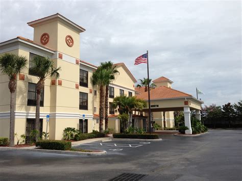 Holiday Inn Express | ACS Builds Tampa Bay