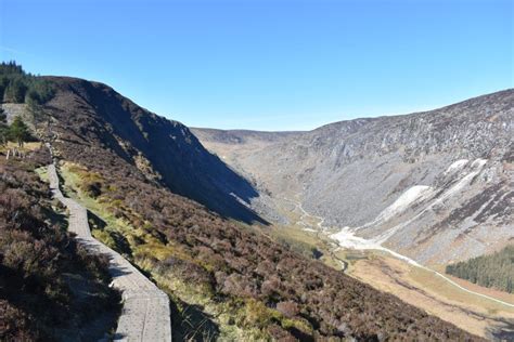 Hiking in Wicklow Mountains National Park - Seek to sea more