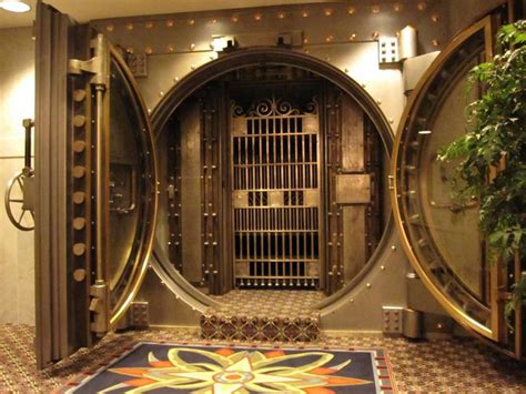 bank vault - unusual split round vault door | Keys to the Vault | Pinterest | Vault Doors, Doors ...