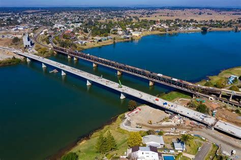 Construction progress photography of the new Grafton Bridge - Port Macquarie photographer Jeremy ...