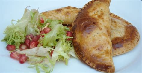 Receta de Empanadillas de bacalao con pasas | recetolandia