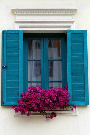 Chaple benches decorated with white bows - Creative Commons Bilder