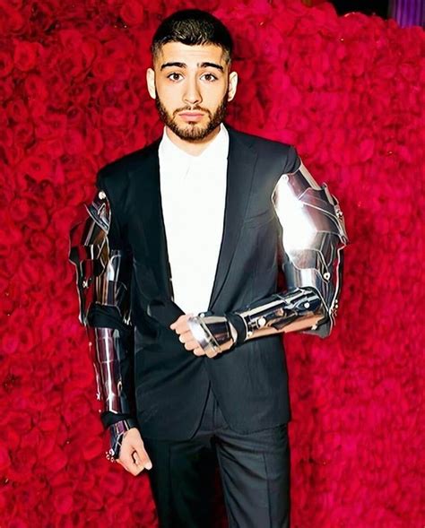 Zayn Malik on Instagram: “4 YEARS OF THIS ZADDY'S LOOK 🔥!” | Zayn met ...