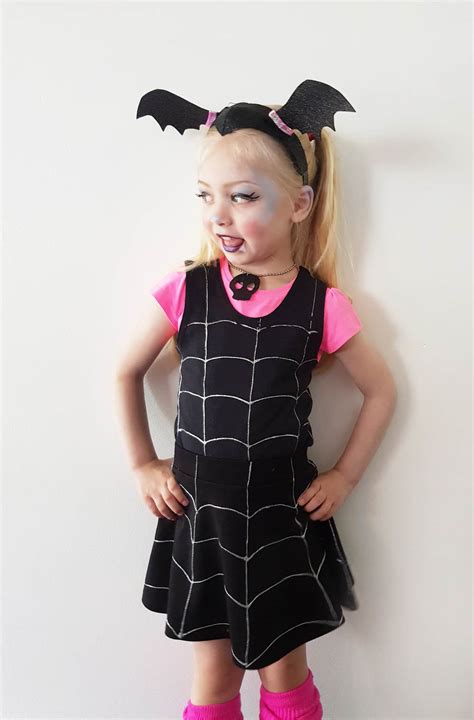 How to make a No Sew Disney Vampirina Costume | Now thats Peachy