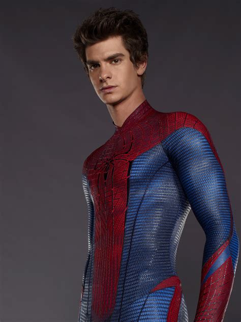 Movie Buff's Reviews: ANDREW GARFIELD AMAZES IN THE NEW “SPIDER-MAN”