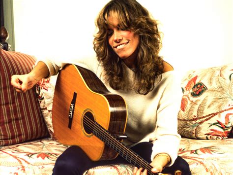 Flashback: Carly Simon’s ‘You’re So Vain’ Hits Number One | 107.3 WSJY