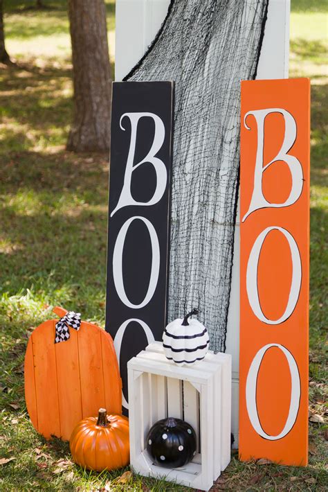 Easy DIY Halloween Signs, Tall Porch Signs and Rae Dunn Inspired Signs