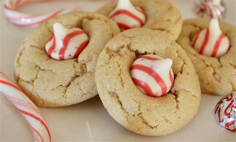 Candy Cane Kiss Cookies | Recipe | Peppermint cookies, Easy holiday cookies, Cookies recipes ...