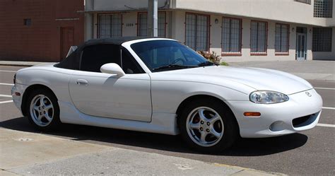 Here's How The Mazda Miata NB Compares To Other Generations