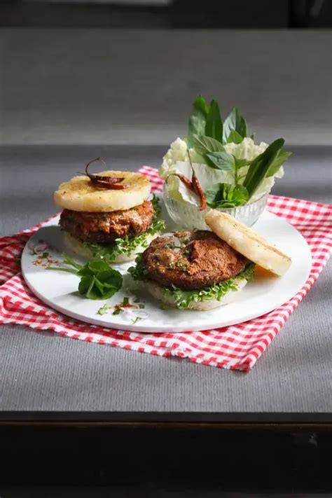 Fish Larb Sticky Rice Burger - PUMPUI BRAND