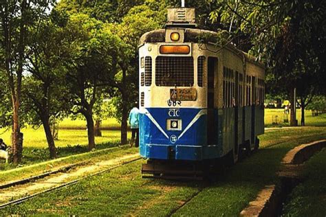 Kolkata to have limited tram routes, more trolley buses - The Statesman