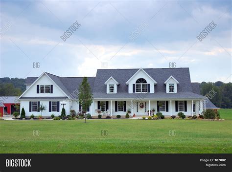 Farm House Image & Photo (Free Trial) | Bigstock