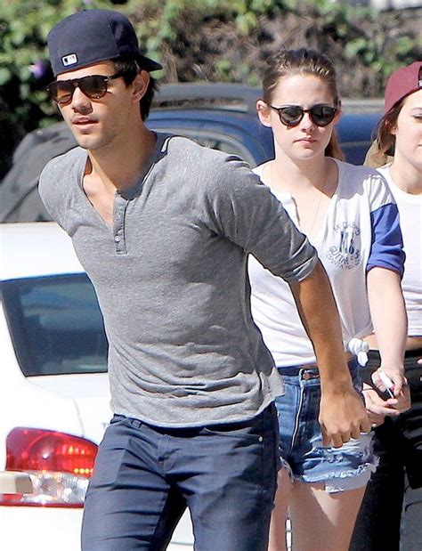 I love them but I hate Taylor's girlfriend now -.- - Kristen Stewart & Taylor Lautner Photo ...