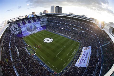 Santiago Bernabeu Stadium Real Madrid Soccer Soccer Field Soccer Clubs Champions League Crowds ...