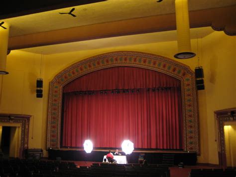 Des Plaines Theatre in Des Plaines, IL - Cinema Treasures