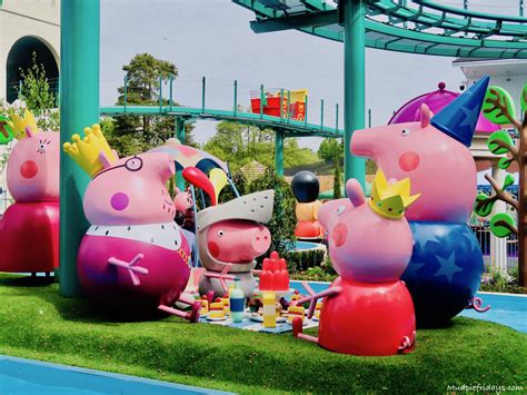 Paultons Park New Peppa Pig Rides Review - mudpiefridays.com