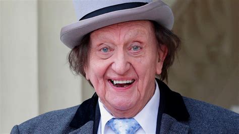 Ken Dodd, British comedy veteran, dies at 90