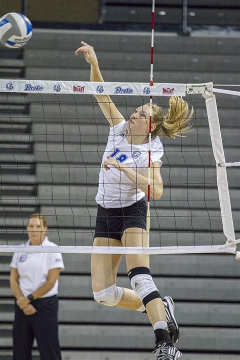 Makena Schoene signs to play professional volleyball in Czech Republic – The Times-Delphic