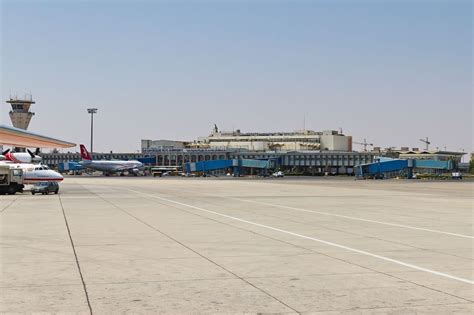 Syria halts flights to and from Damascus, hours after Israeli attack