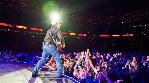 Garth Brooks rescheduling Bank of America Stadium concert to June 13 ...