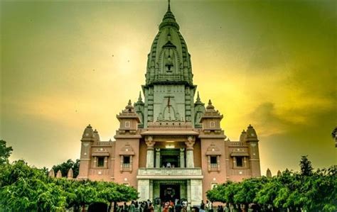 10 Most famous temples in Uttar Pradesh You Should Visit