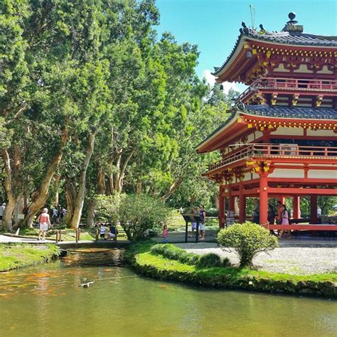 Byodo-In Temple :: oahu nature walk :: oahu hawaii