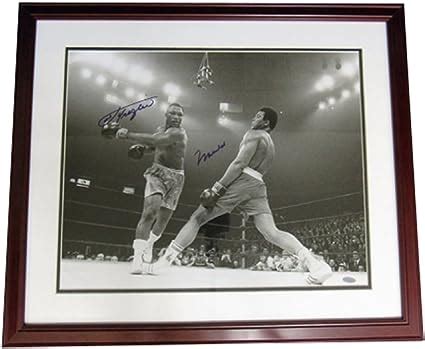 Joe Frazier vs Muhammad Ali Boxing Fight of The Century 1971 MSG 16x20 Frame