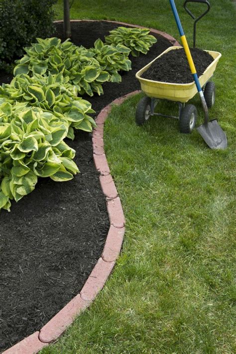 DIY Lawn Edging Ideas For Beautiful Landscaping: Linked Soft Red Edging ...