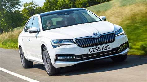 Flipboard: Skoda's first plug-in hybrid Superb will start at just under ...