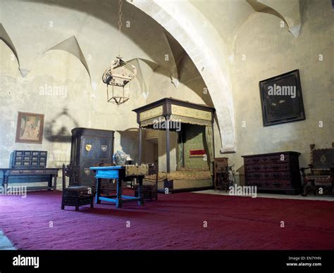 Medieval castle bedroom hi-res stock photography and images - Alamy