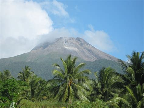 9 Quakes Recorded Around Mount Bulusan in the Philippines — Earth Changes — Sott.net