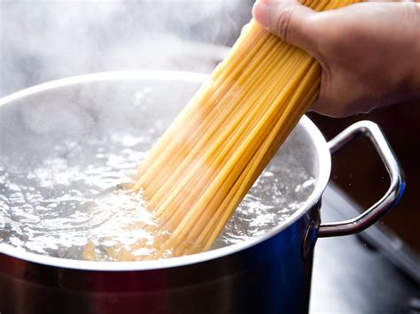 How Salty Should Pasta Water Be? | How to cook pasta, Boiling pasta, Pasta sauce