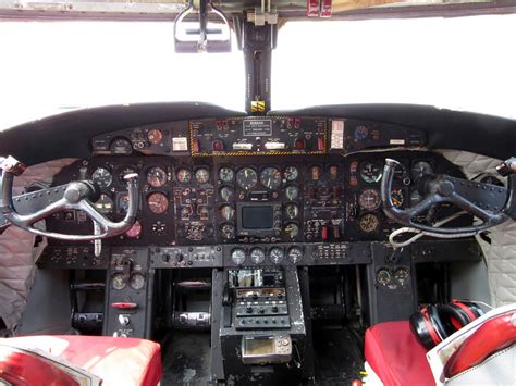 De HAVILLAND CANADA DHC-4 CARIBOU (C-7) - Flight Manuals