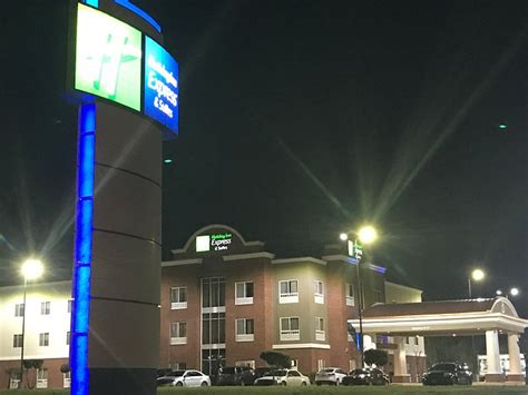 HOLIDAY INN EXPRESS & SUITES CANTON, AN IHG HOTEL - Prices & Reviews (MS)