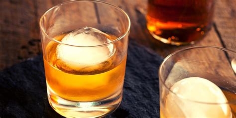 The 12 Best Whiskey Cocktails Newbies Will Love - The Mixer