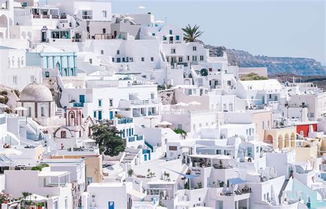 Oia: The white city of Santorini - Travel Tomorrow