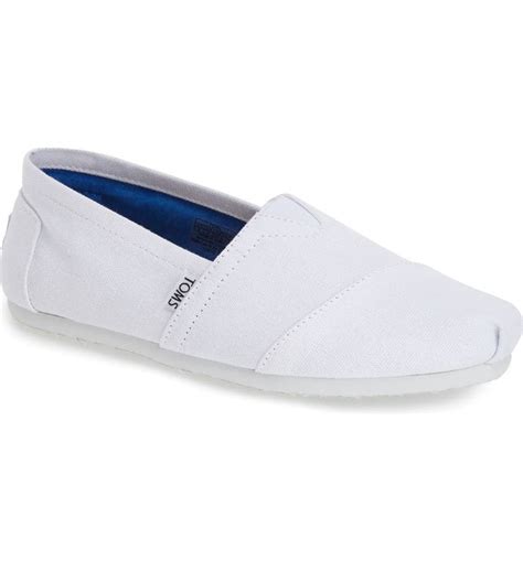 TOMS 'Classic' Slip-On (Men) | Nordstrom