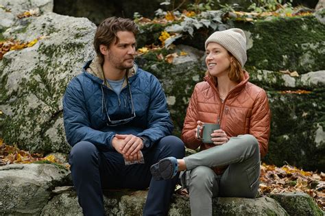 First Look: Netflix's Rom-Com 'Happiness for Beginners' Starring Ellie ...