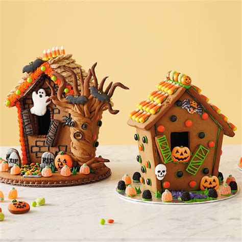 Halloween Gingerbread Houses | Hallmark Ideas & Inspiration