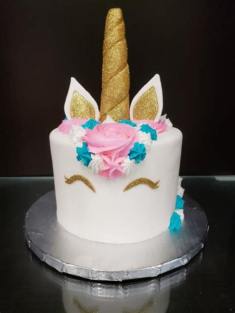 Glitter Unicorn | Unicorn birthday cake, Unicorn desserts, Unicorn cake