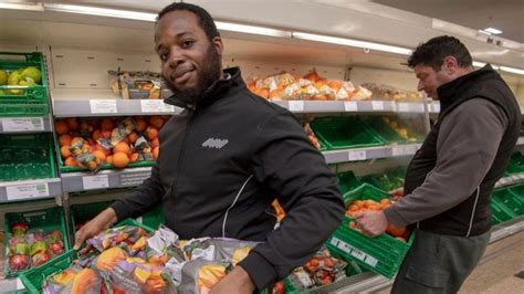 John Lewis and Waitrose offers free food to staff over winter - BBC News