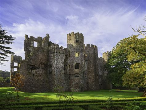 Laugharne Castle (Cadw) | VisitWales