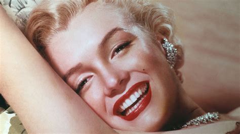 Marilyn Monroe - Iconic Make-up Look, via YouTube. | Marilyn monroe ...