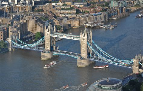 File:Tower Bridge (aerial view).jpg - Wikimedia Commons