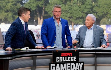 ESPN College GameDay crew makes their predictions for Week 6 - Yahoo Sports